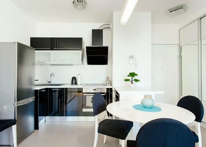 New Luxury Nives On Seaside 아파트 *