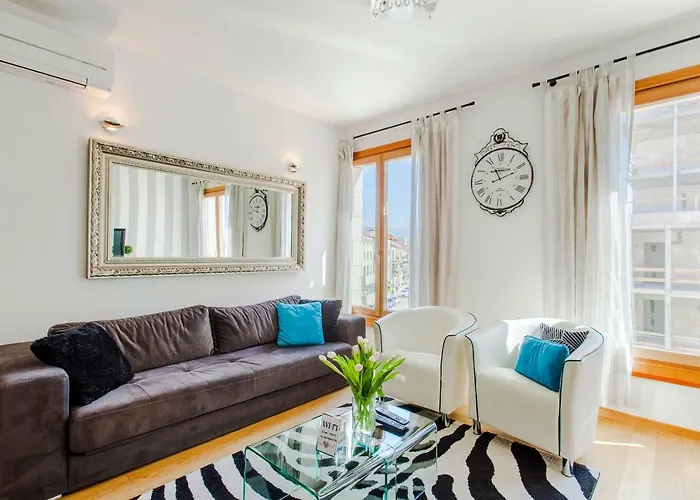 New Luxury Nives On Seaside Split