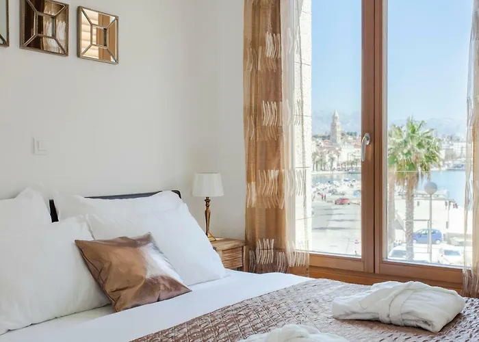 Apartment New Luxury Nives On Seaside