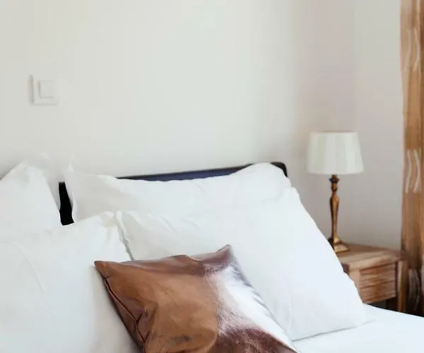 New Luxury Nives On Seaside Apartment