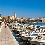 Appartement New Luxury Nives On Seaside Split